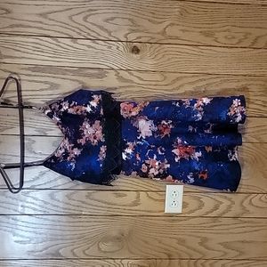 Dress with lace and V back